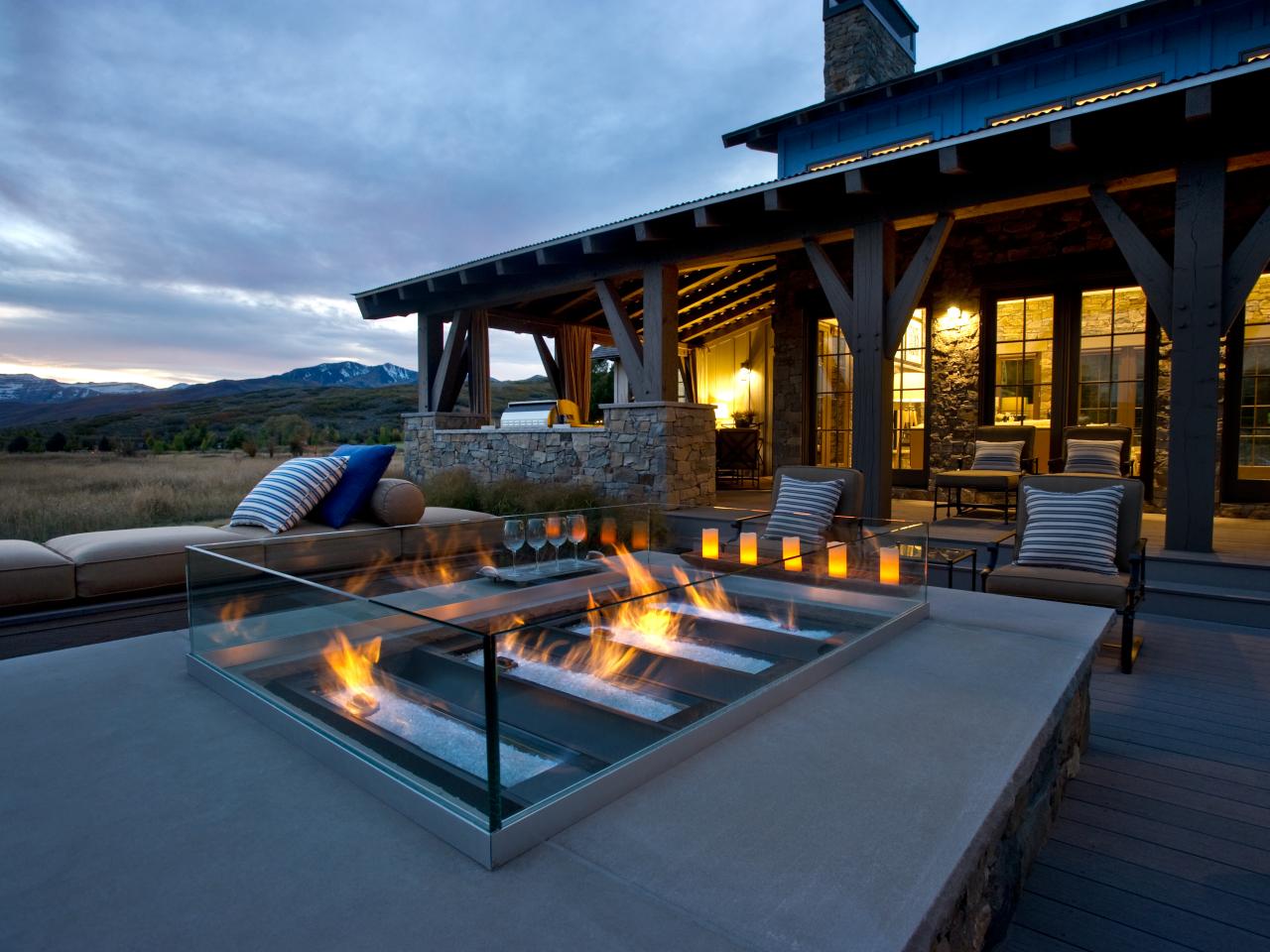 46-not-fanning-the-flames-outdoor-fireplace-idea-homebnc