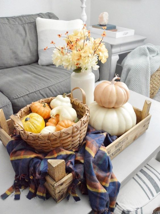 Autumn-decorating-ideas-for-your-living-room-coffee-table-14