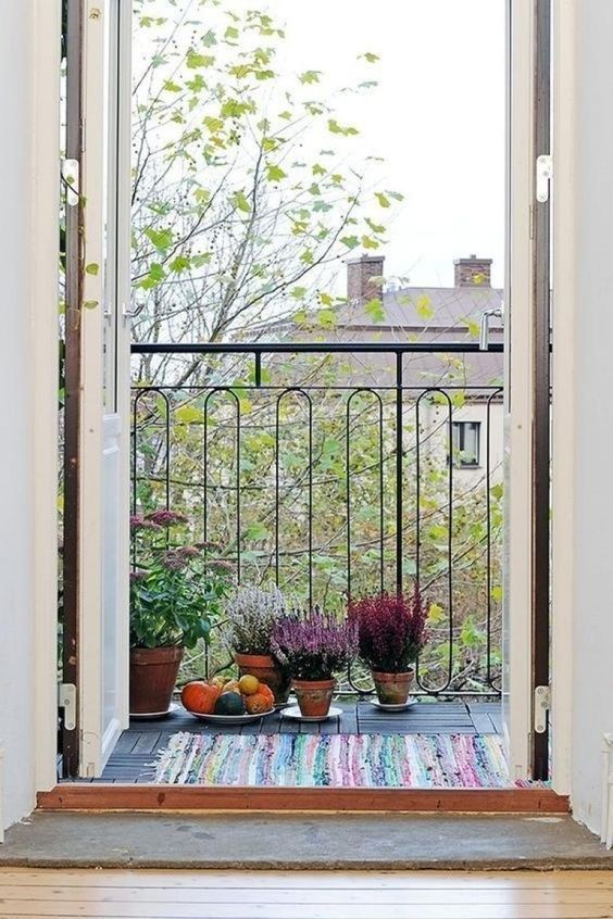 Autumn-decoration-in-the-balcony11
