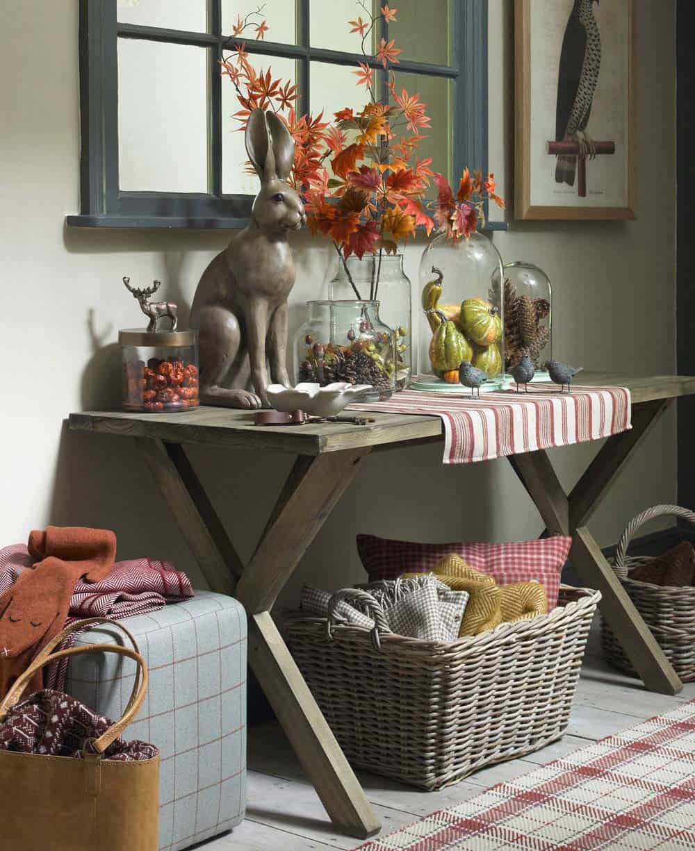 Console-table-fall-decor-ideas-20-1-kindesign
