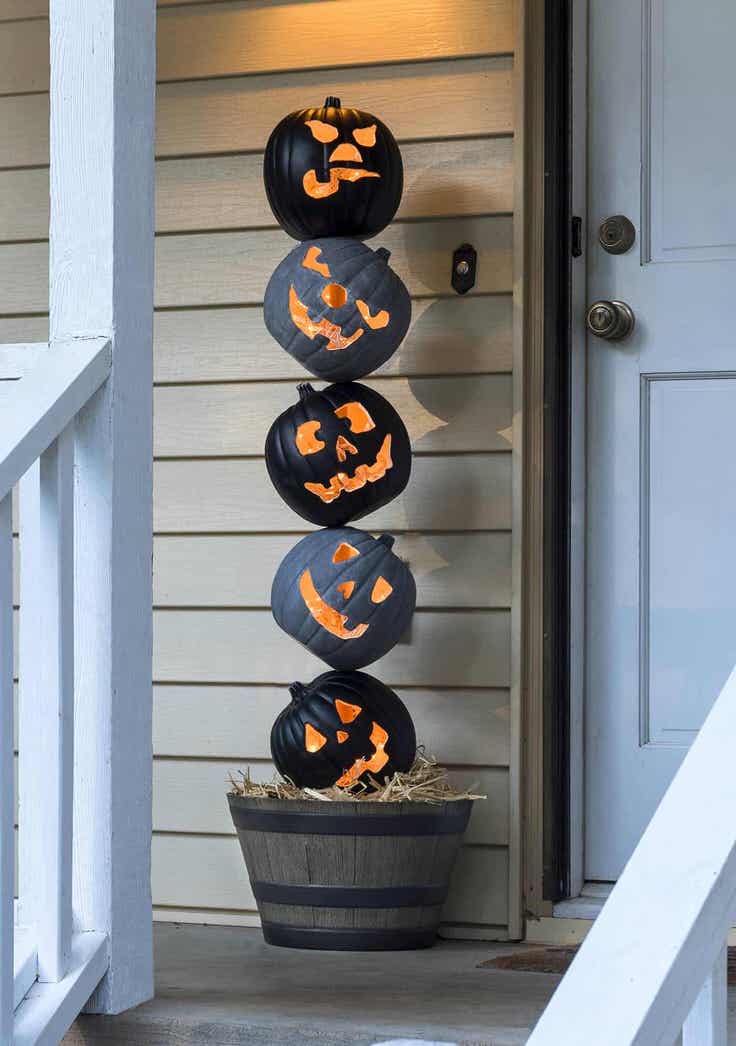 Diy-outdoor-halloween-decorating-ideas-6