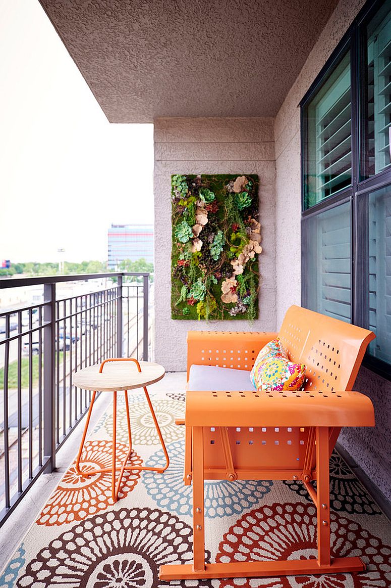 Easy-way-to-bring-a-bit-of-green-into-the-small-modern-balcony-1