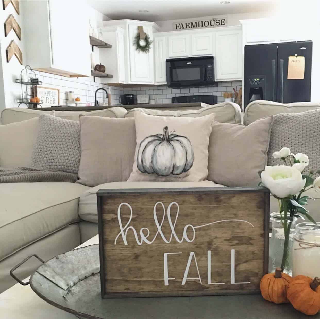 Farmhouse-fall-decorating-ideas-49-1-kindesign
