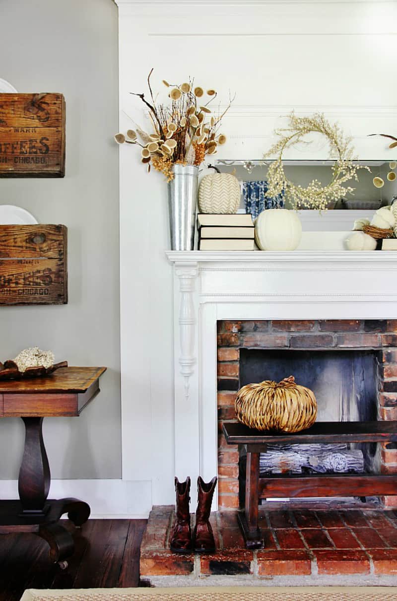 Gorgeous-mantel-fall-decor