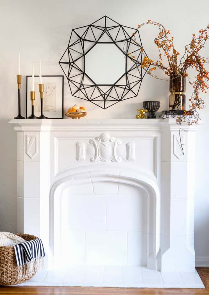 Graphic-fall-mantel-decor