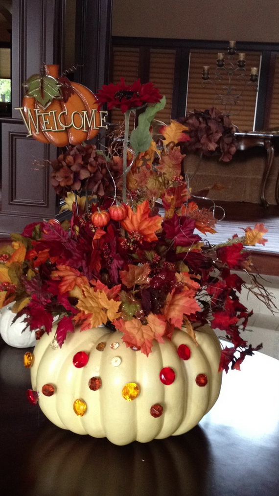 Thanksgiving-fall_-autumn_-white_-pumpkin_-centerpiece_-and_-decorating_-ideas__12-1