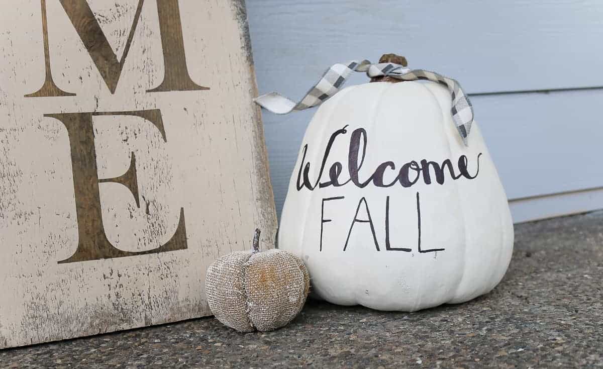 Welcome-fall-on-white-pumpkin