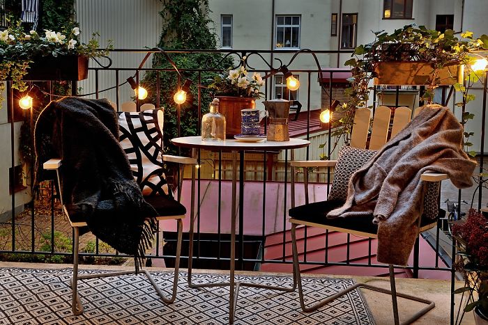 Balcony-decorating-ideas-55-573da1499154a__700