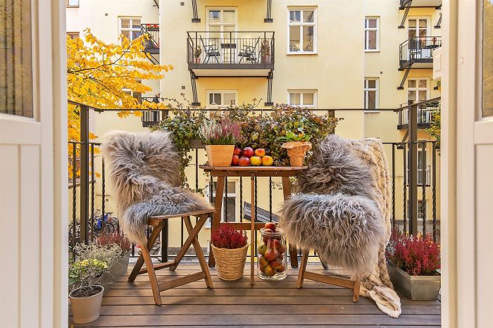 Balcony-decorating-ideas-58-573da3701ef30__700