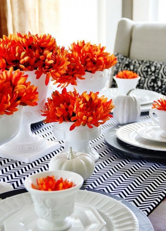 Beautiful-and-cozy-fall-dining-room-decor-ideas-23-554x770-1