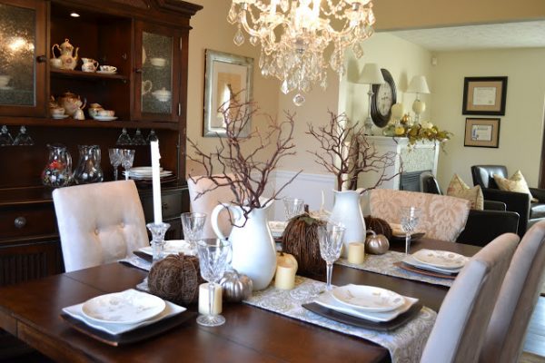 Branches-in-pitchers-fall-talbesscape-thanksgiving-tablescape-ideas-600x400-1