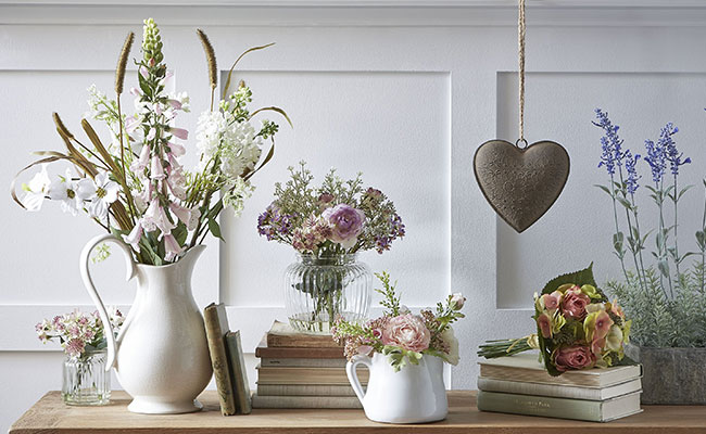 Club-them-with-floral-wall-art