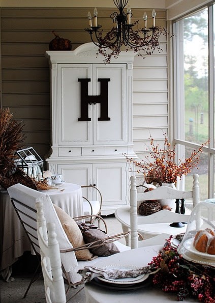 Cozy-fall-patio-decor-ideas-25-1