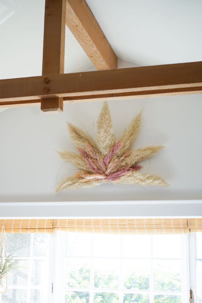 Decorations-for-the-wall-diy-wreath-step-by-step-diy-tutorial-how-to-dry-pampas-grass-exposed-wood-beams-white-walls