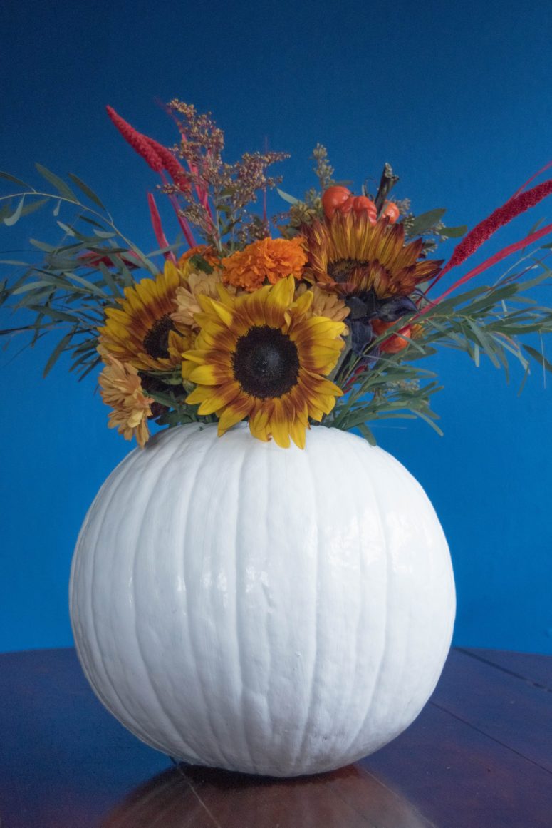 Diy-fall-and-thanksgiving-pumpkin-centerpieces-2-775x1161-1