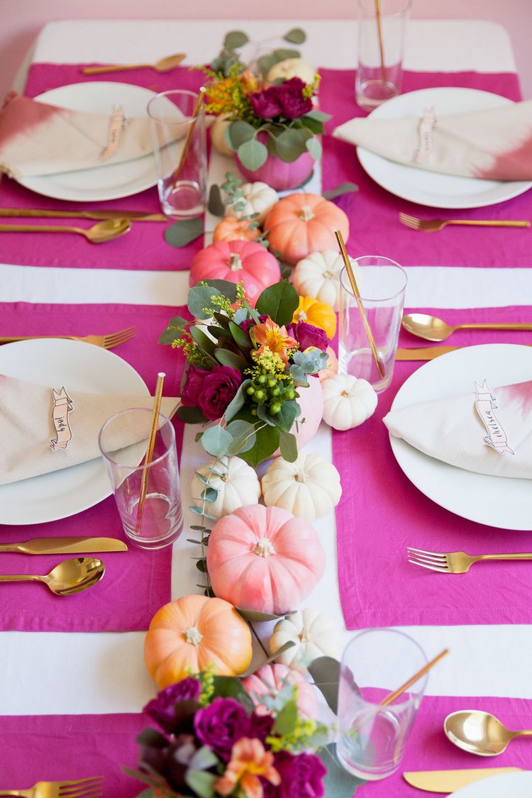 Fall-table-decor-ideas-diy-centerpiece-fresh-flowers-and-pumpkins