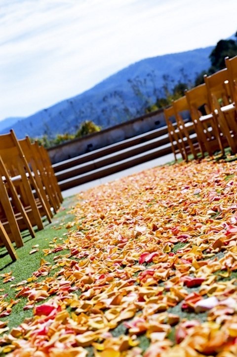 Fall_wedding_aisle_24
