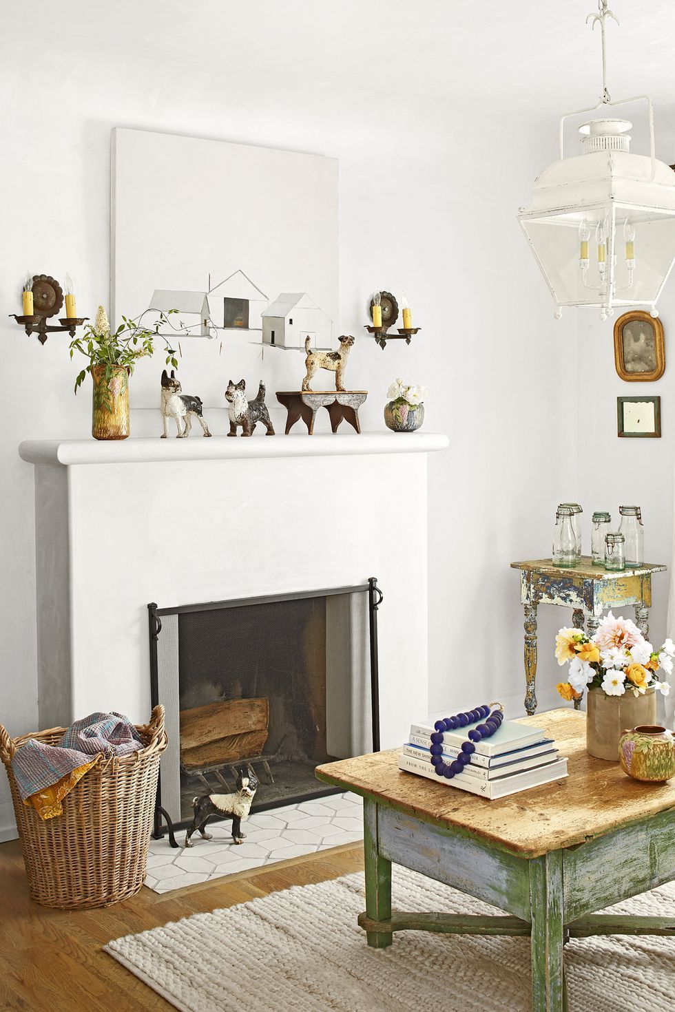 Fireplace-mantel-ideas-antiques-1548633363