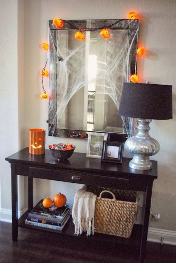 Halloween-entryway-table-decor