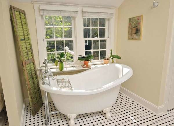 Hexagonal-tile