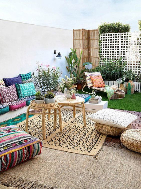 Modern-bohemian-garden-design-for-small-backyard