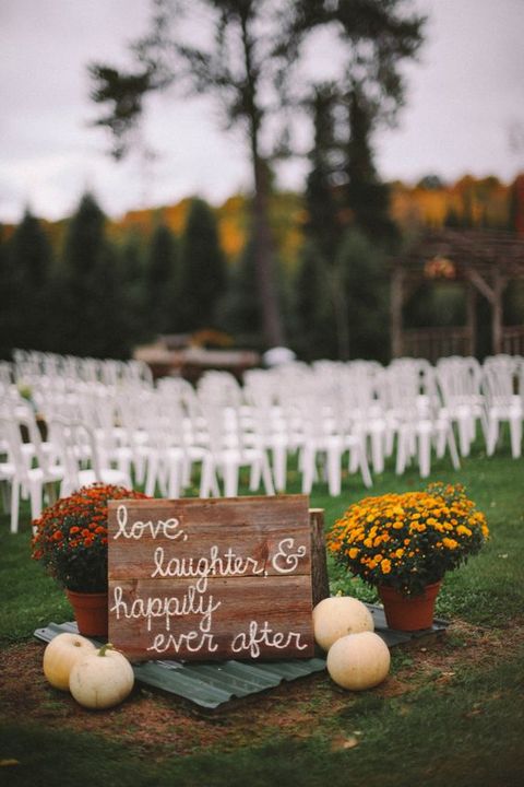 Outdoor_fall_wedding_tips_11