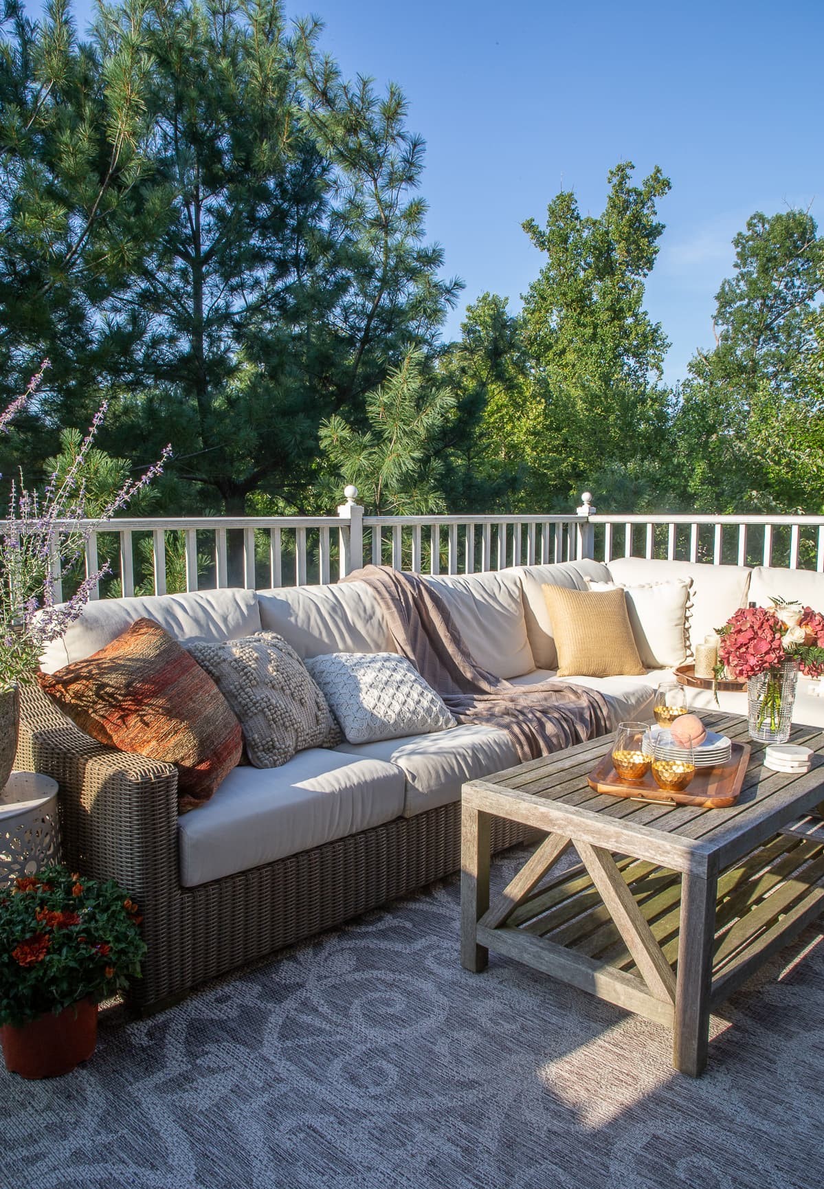 Outside-fall-decorating-ideas-06
