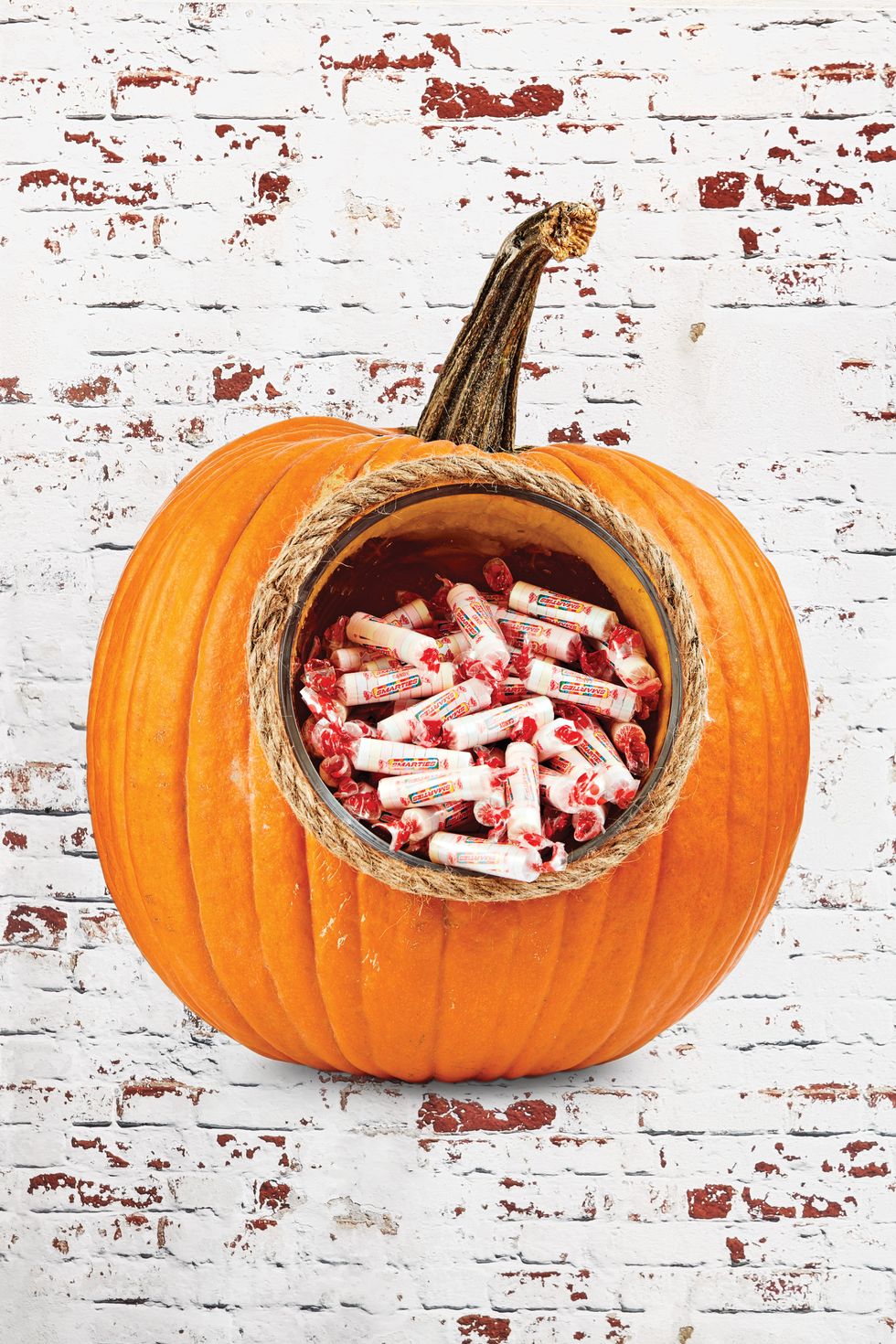 Pumpkin-carving-ideas-candy-dispenser-1570561753