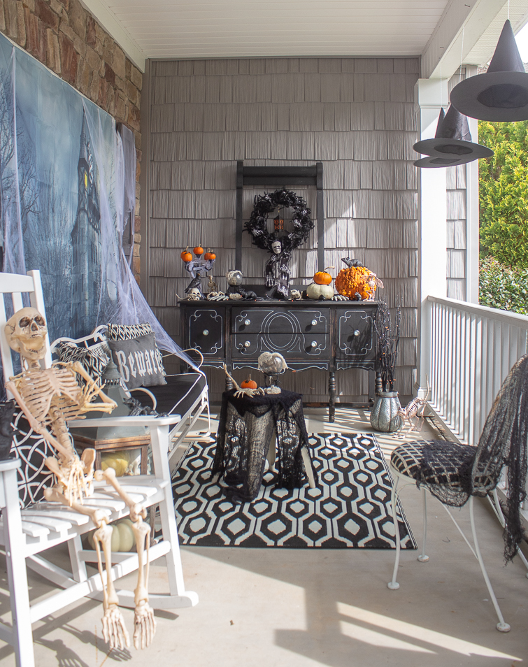 Scary-halloween-decorations-porch-9
