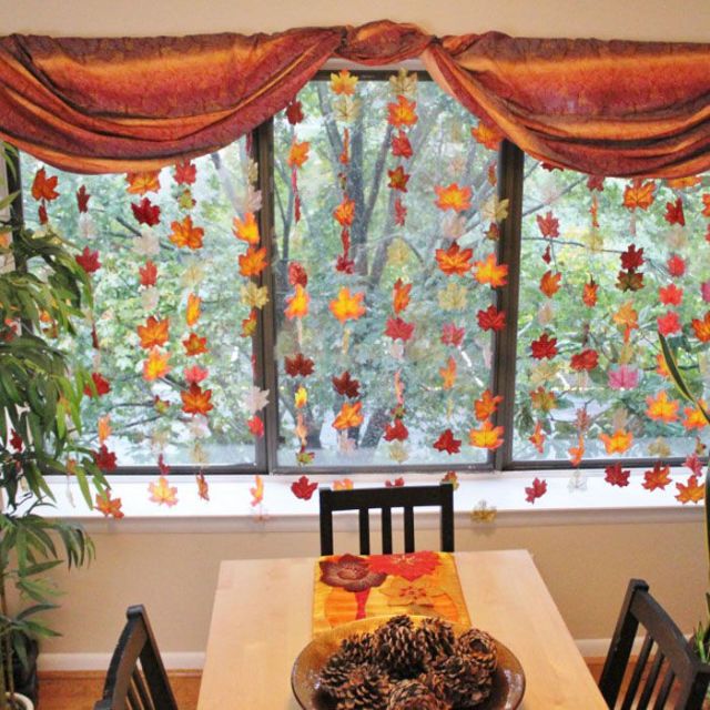 Square-1479152981-window-decor