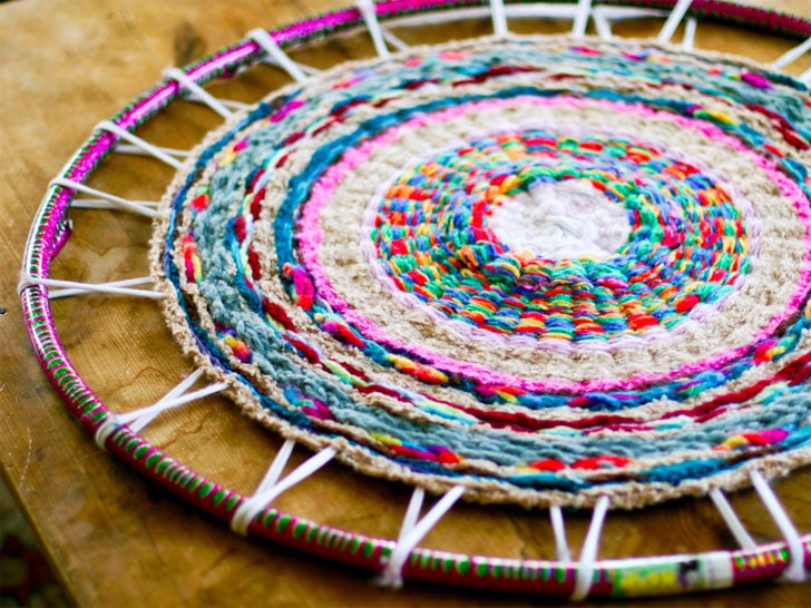 T-shirt-recycle-diy-hula-hoop-rug