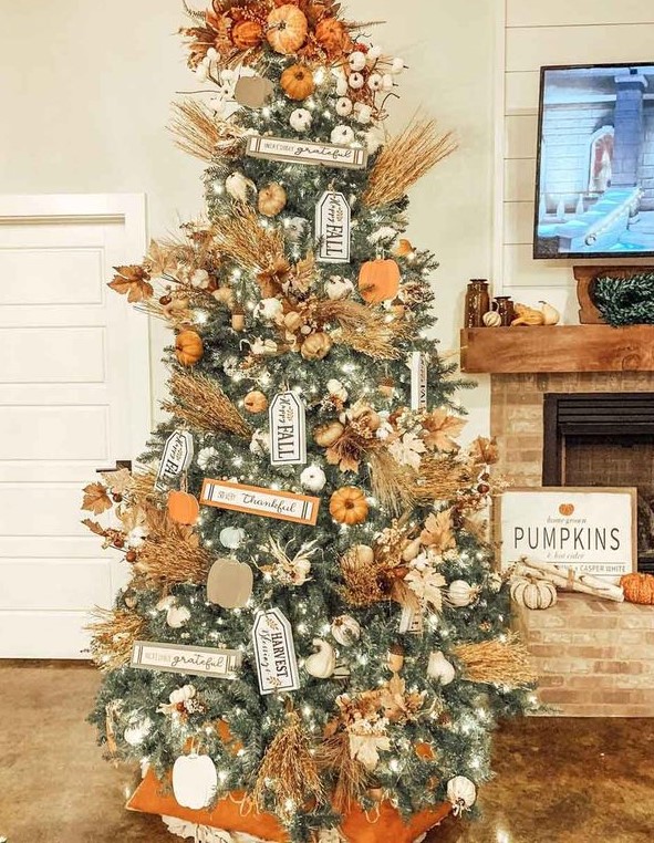 Thanksgiving-tree-123214799_166142848513406_4646598684109788303_n