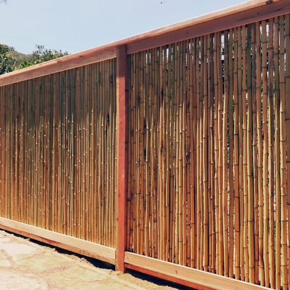 Vertical-backyard-ideas-bamboo-fence