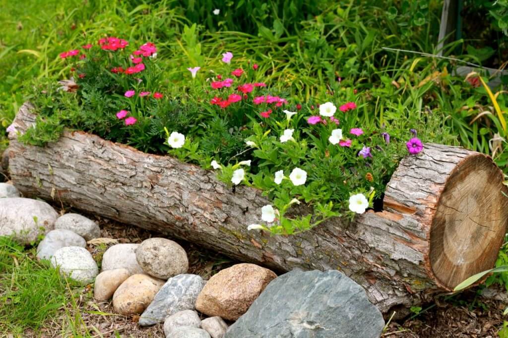 02-creative-garden-container-ideas-homebnc