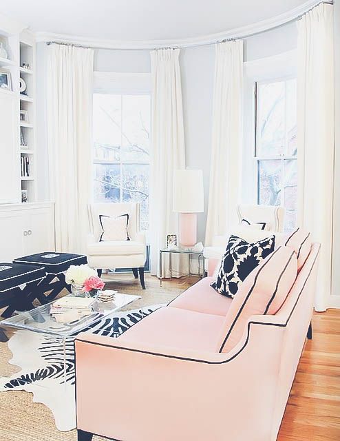 11-blush-sofa-with-black-details-for-a-glam-look