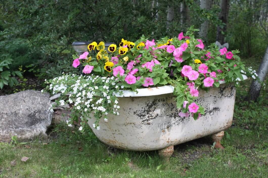 13-creative-garden-container-ideas-homebnc