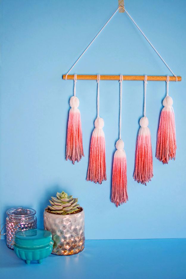 15-awesome-diy-ideas-that-use-yarn-to-colorize-your-home-decor-4