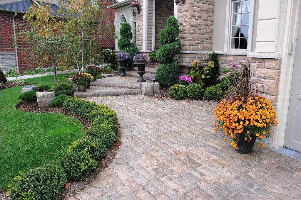 24-front-yard-landscaping-garden-ideas-homebnc