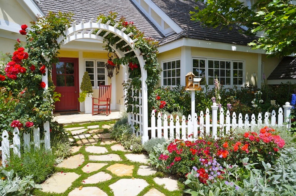 35-front-yard-landscaping-garden-ideas-homebnc