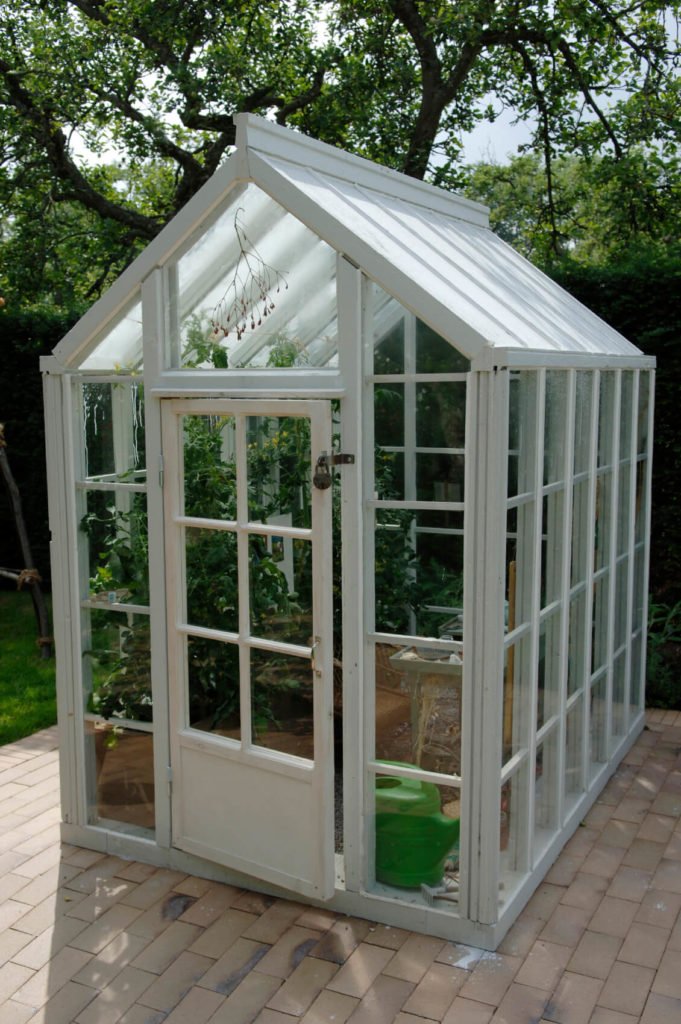 4-backyard-greenhouse-ideas-681x1024-1