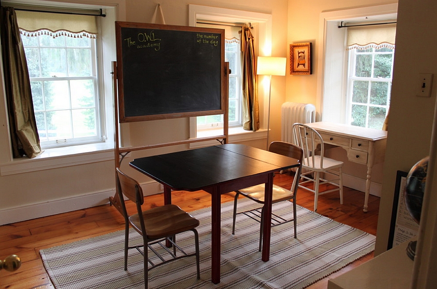 A-simple-chalkboard-for-the-farmhouse-style-office