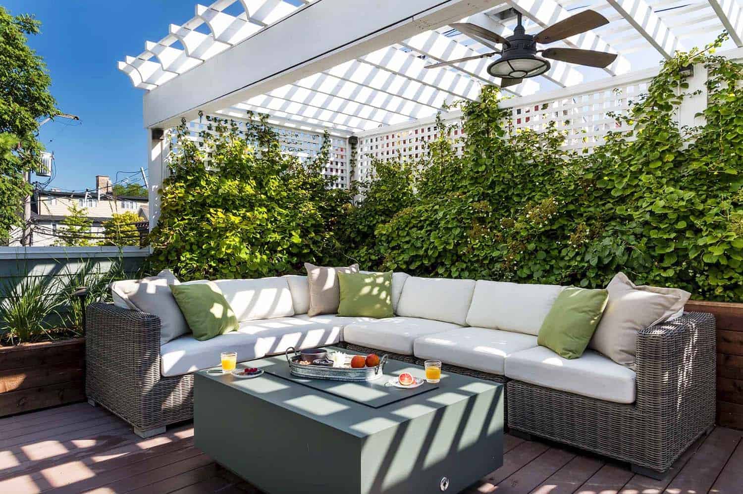 Amazing-pergola-ideas-for-shading-your-backyard-patio-09-1-kindesign