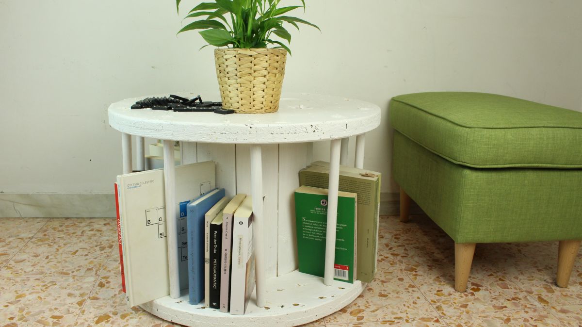 Cable-reel-bookshelf