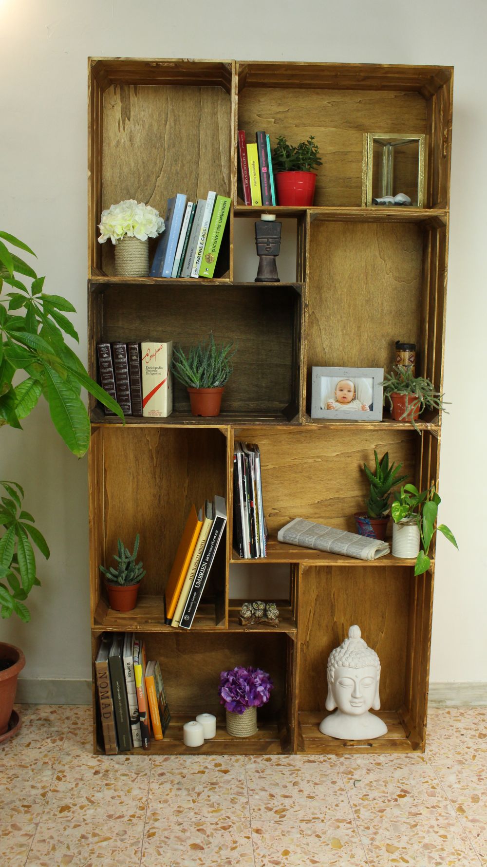 Create-a-stylish-bookcase-with-wooden-crates