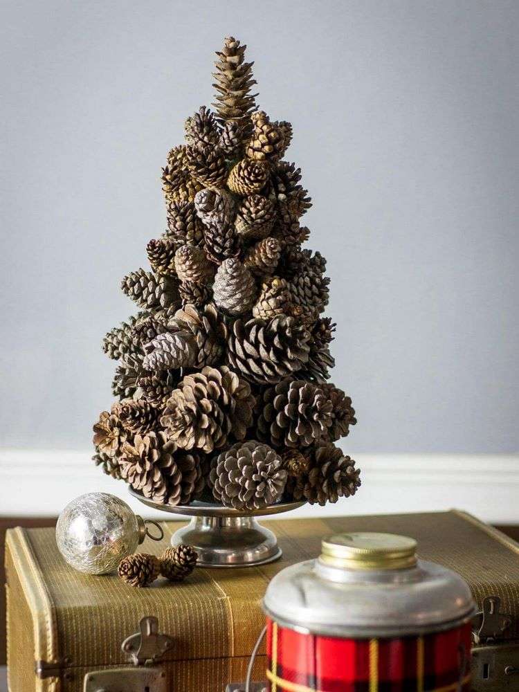Diy-pinecone-tabletop-christmas-tree-idea