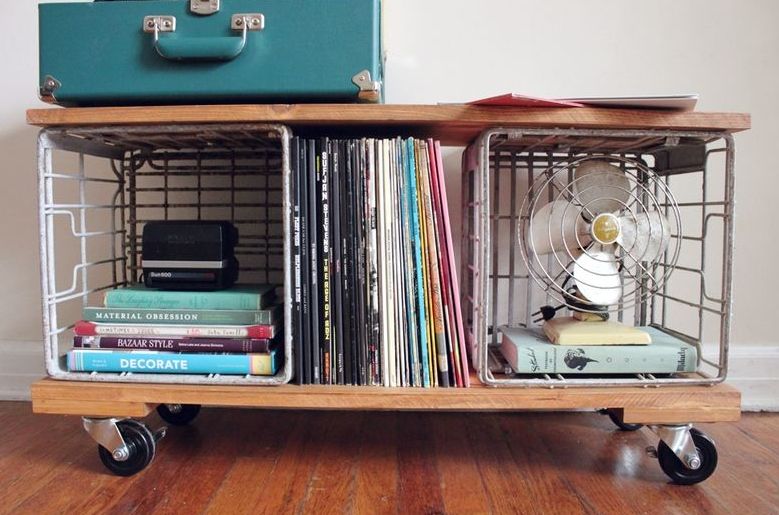 Industrial-bookshelf-on-crates