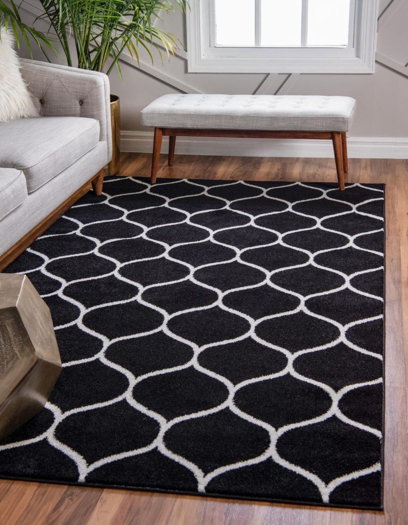 Lattice-frieze-rug