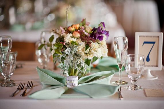 Napkin-folding-–-seasonal-ideas-for-table-decoration_48