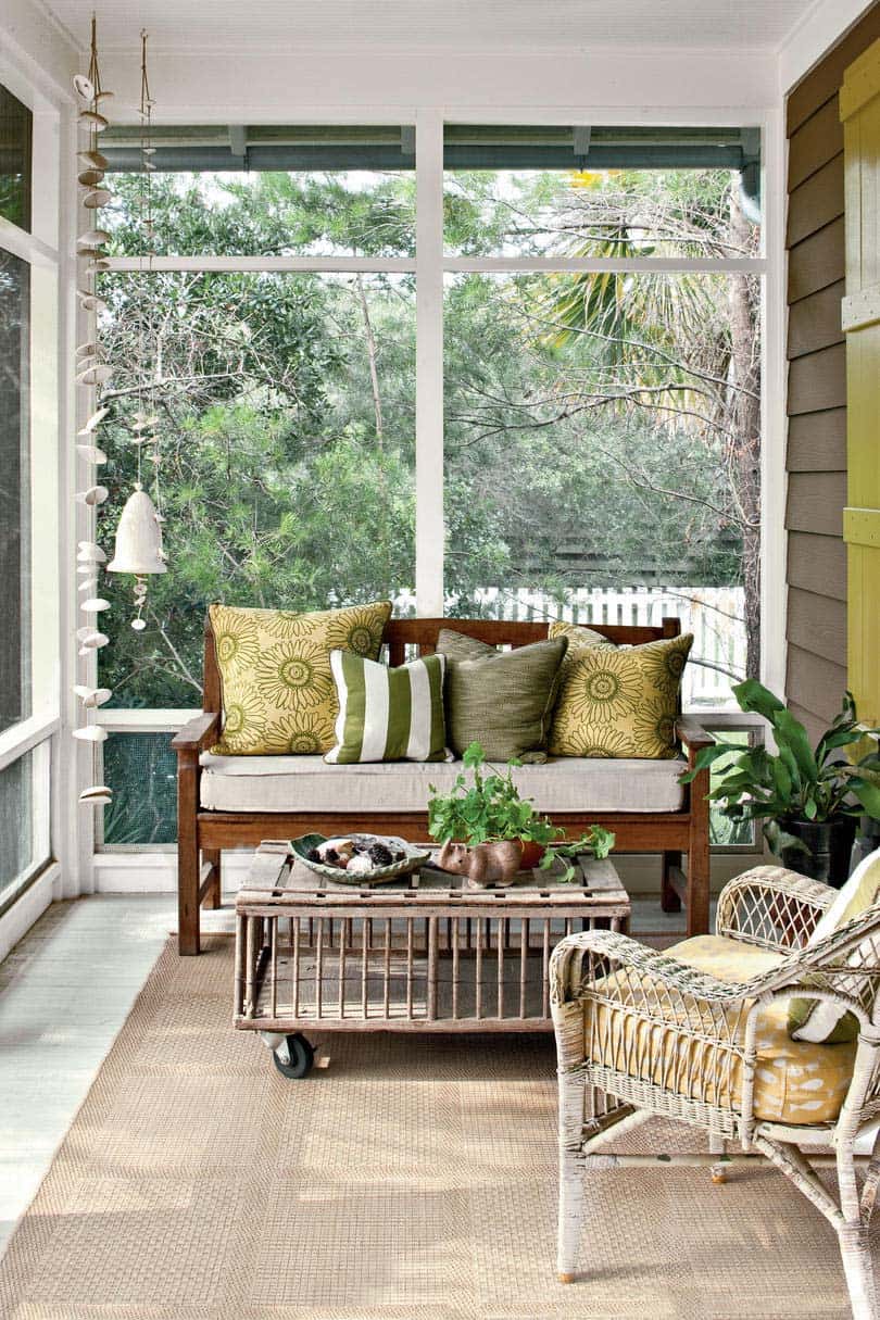 Screened-porch-design-ideas-21-1-kindesign-1