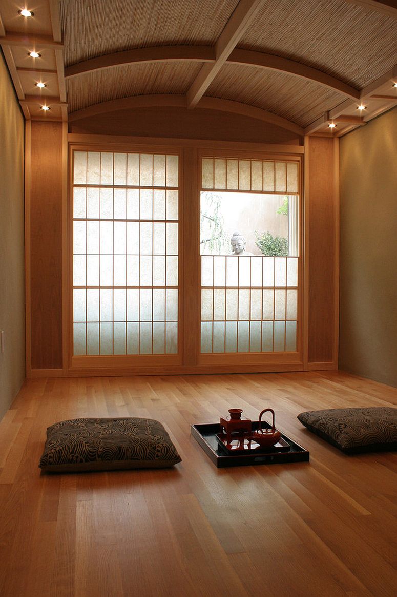 Traditional-japanese-tea-room-also-serves-as-a-tranquil-meditation-room